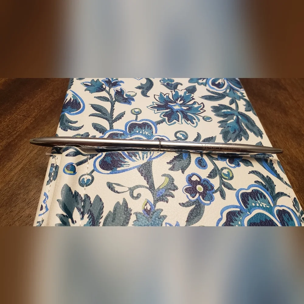 Vera Bradley Hardcover Journal with Embossed Pen – Blue Floral Pattern NWOT - Picture 8 of 9